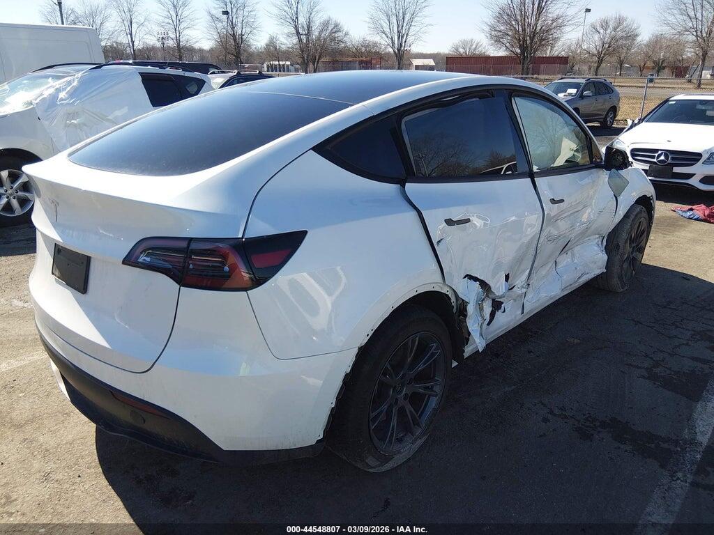 7SAYGDED9RF133651 2024 TESLA MODEL Y photo no. 4