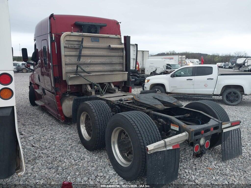 1FUJHHDV8LLLM8495 2020 FREIGHTLINER NEW CASCADIA 126 photo no. 3