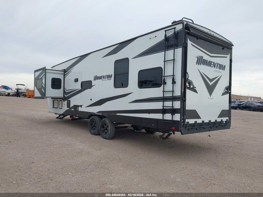 573TM3424N1217690 2022 GRAND DESIGN MOMENTUM 34' BUMPER PULL TRAILER photo no. 3