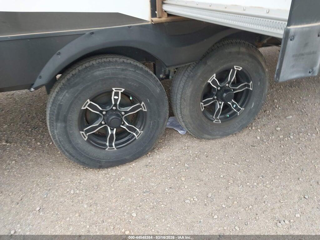 573TM3424N1217690 2022 GRAND DESIGN MOMENTUM 34' BUMPER PULL TRAILER photo no. 7
