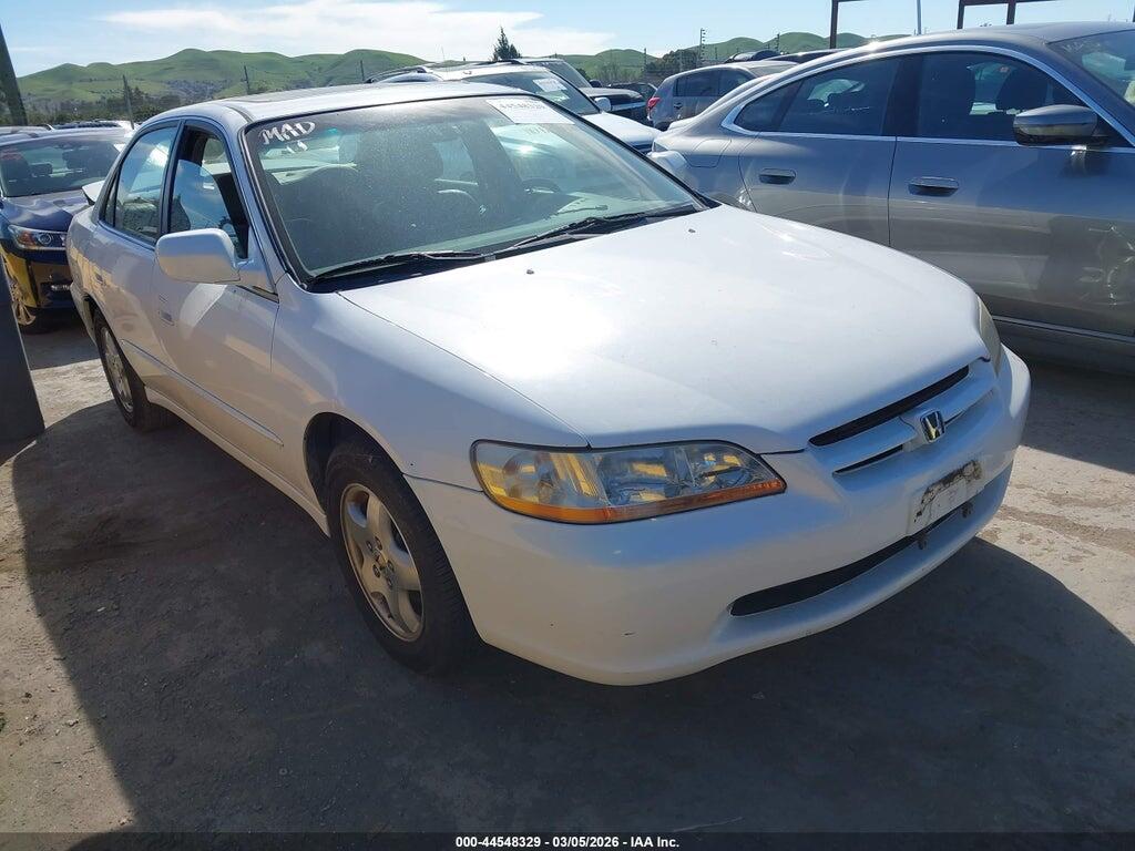 1HGCG1655XA063828 1999 HONDA ACCORD photo no. 1