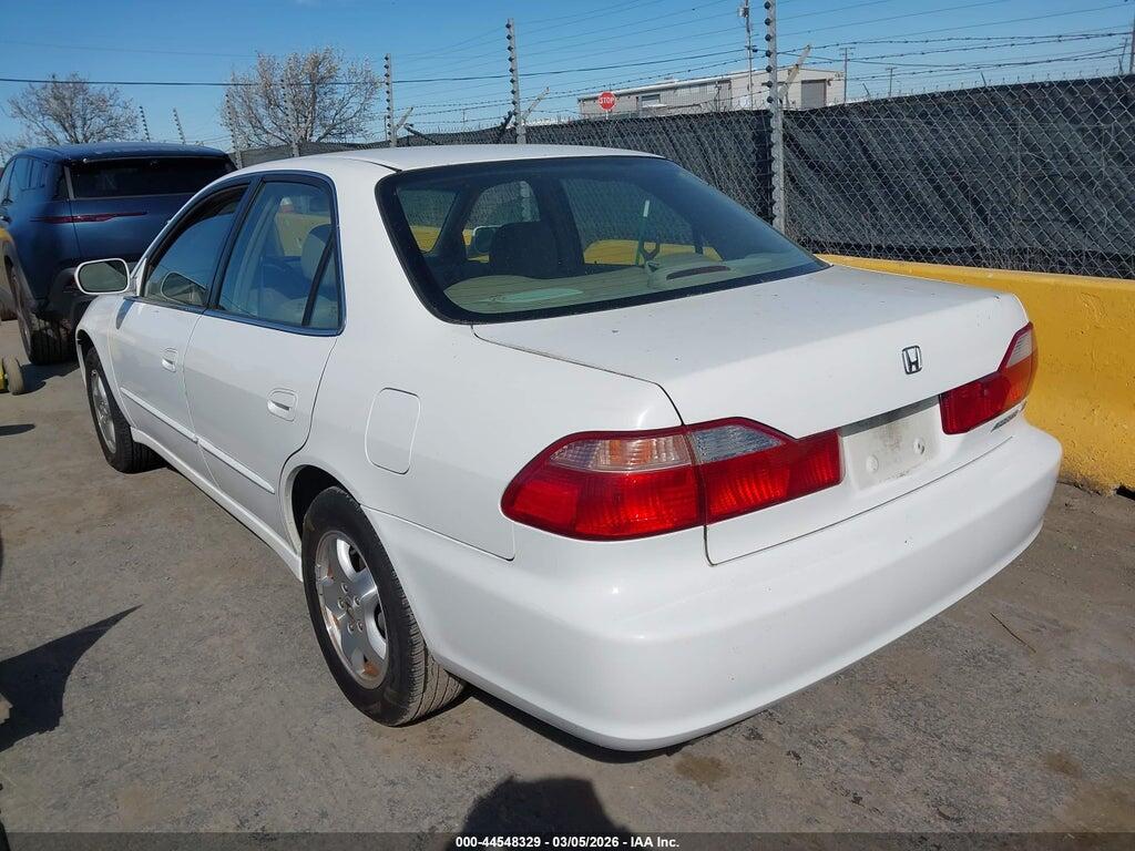 1HGCG1655XA063828 1999 HONDA ACCORD photo no. 3