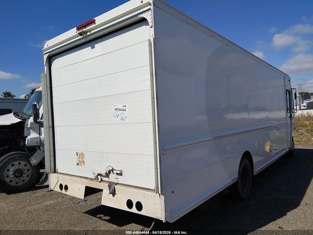 4UZAC3DV0DCFF6780 2013 FREIGHTLINER CHASSIS photo no. 4