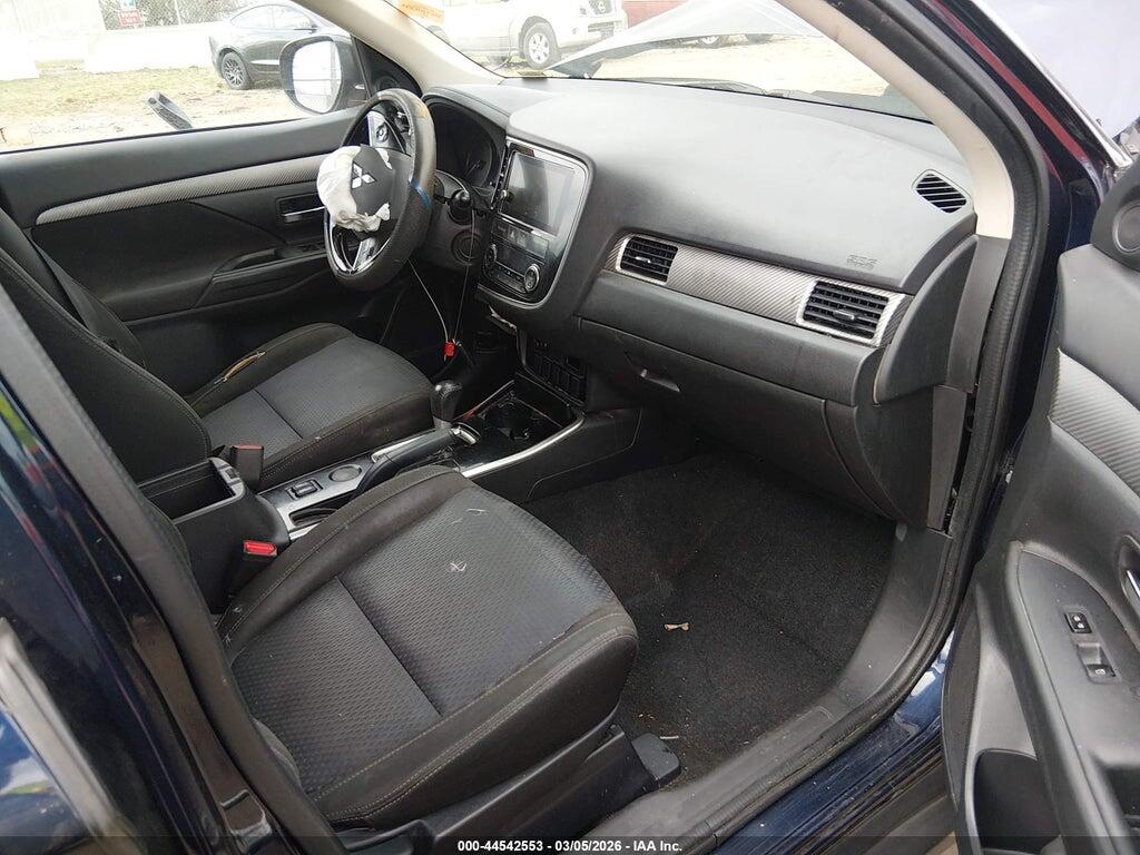 JA4AD3A34HZ046712 2017 MITSUBISHI OUTLANDER photo no. 5
