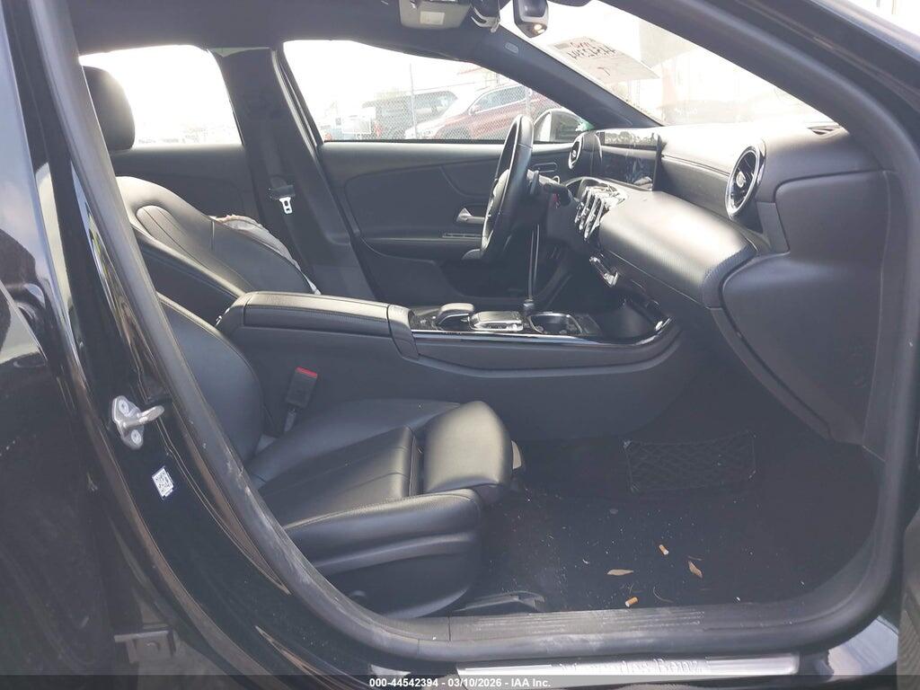 W1K3G4EB9LW047268 2020 MERCEDES-BENZ A 220 photo no. 5