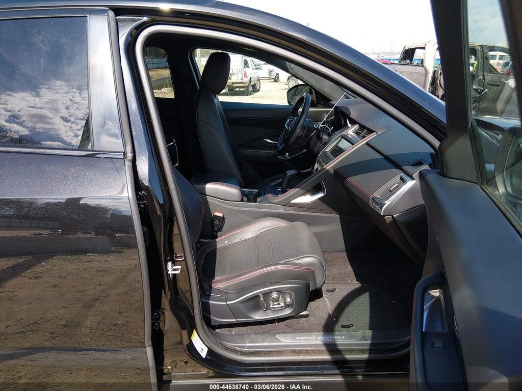 SADFL2FX0J1Z01533 2018 JAGUAR E-PACE photo no. 5