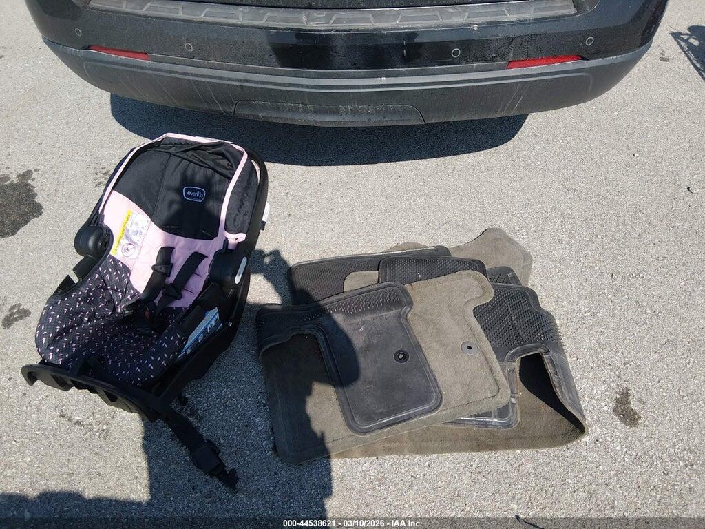 1GNKRGKD2HJ162832 2017 CHEVROLET TRAVERSE photo no. 12