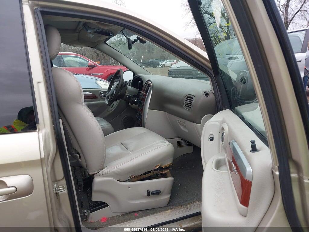2C4GP64L85R197286 2005 CHRYSLER TOWN & COUNTRY photo no. 5