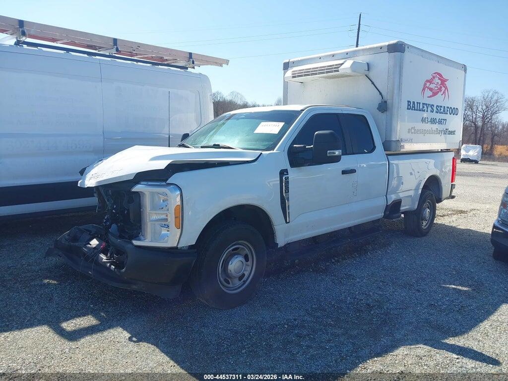 1FT8X2AA3PEC21171 2023 FORD F-250 photo no. 2