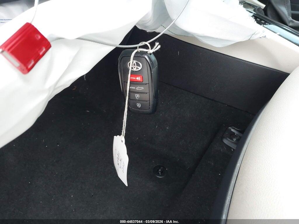 7MUDAABG5NV035903 2022 TOYOTA COROLLA CROSS photo no. 11