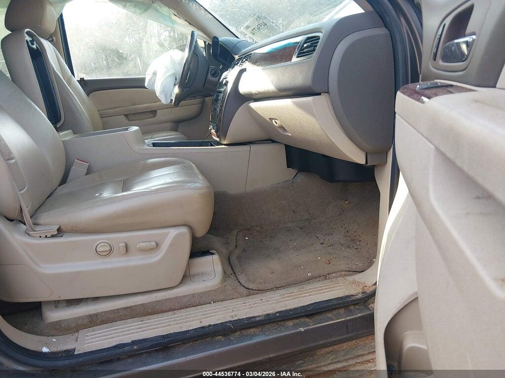1GNSCBE02BR186831 2011 CHEVROLET TAHOE photo no. 5