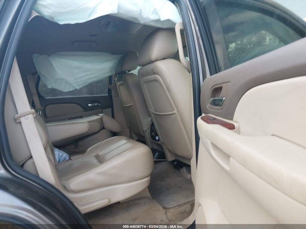 1GNSCBE02BR186831 2011 CHEVROLET TAHOE photo no. 8