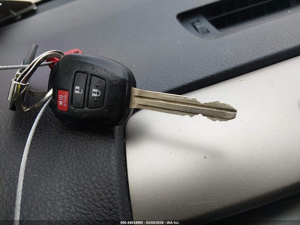 2T3WFREV1FW170521 2015 TOYOTA RAV4 photo no. 11