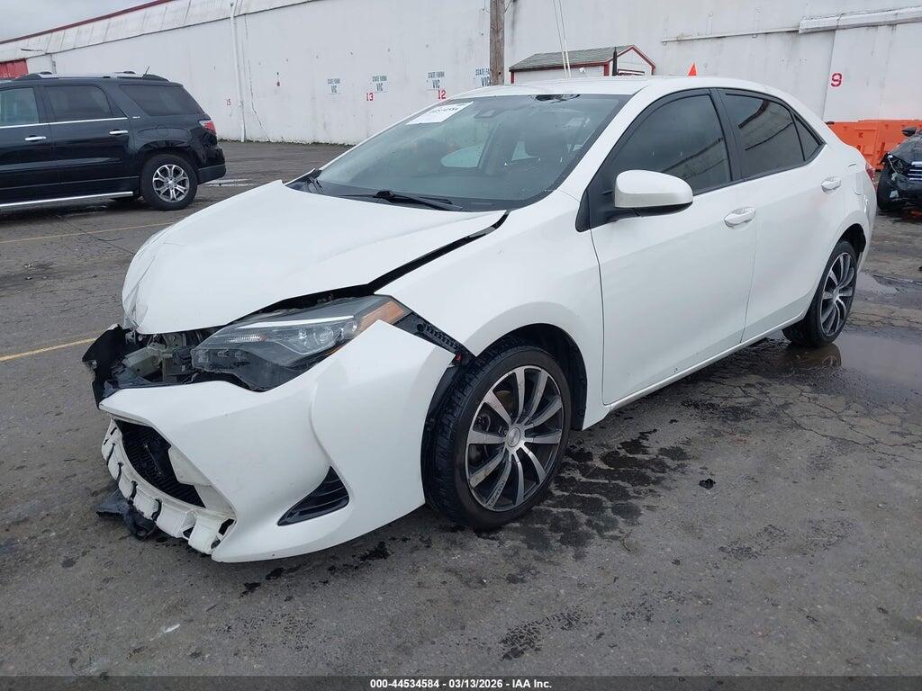 5YFBPRHE9JP785795 2018 TOYOTA COROLLA photo no. 2