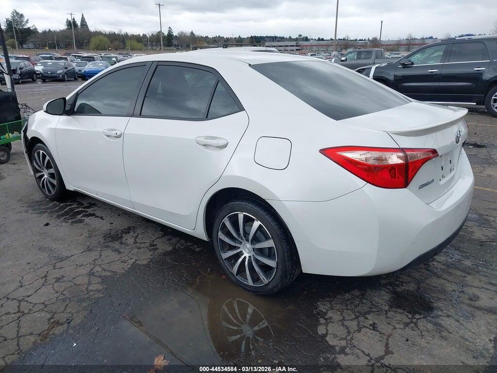 5YFBPRHE9JP785795 2018 TOYOTA COROLLA photo no. 3