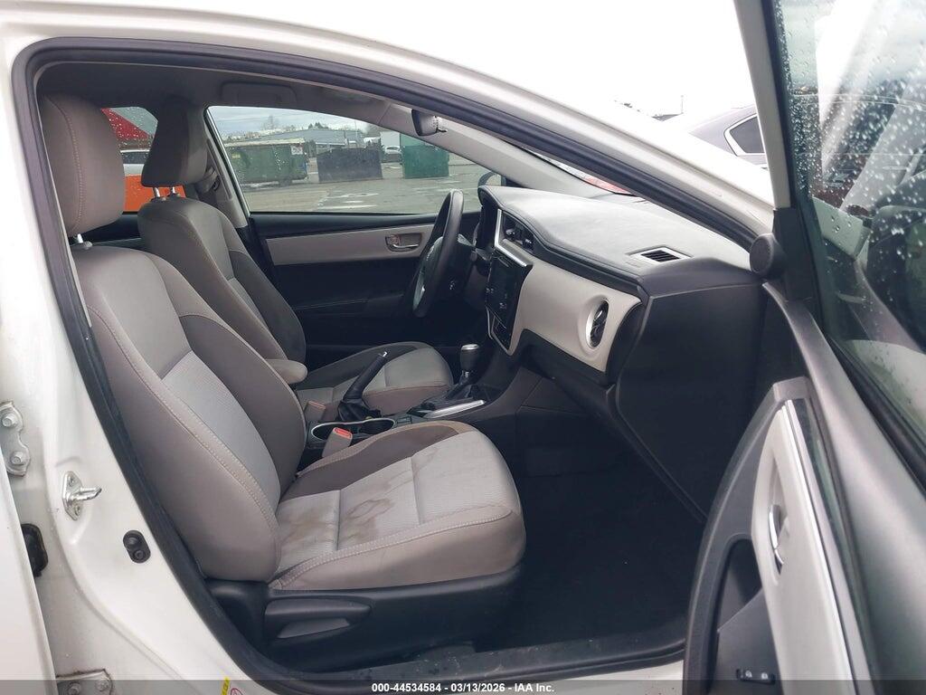 5YFBPRHE9JP785795 2018 TOYOTA COROLLA photo no. 5