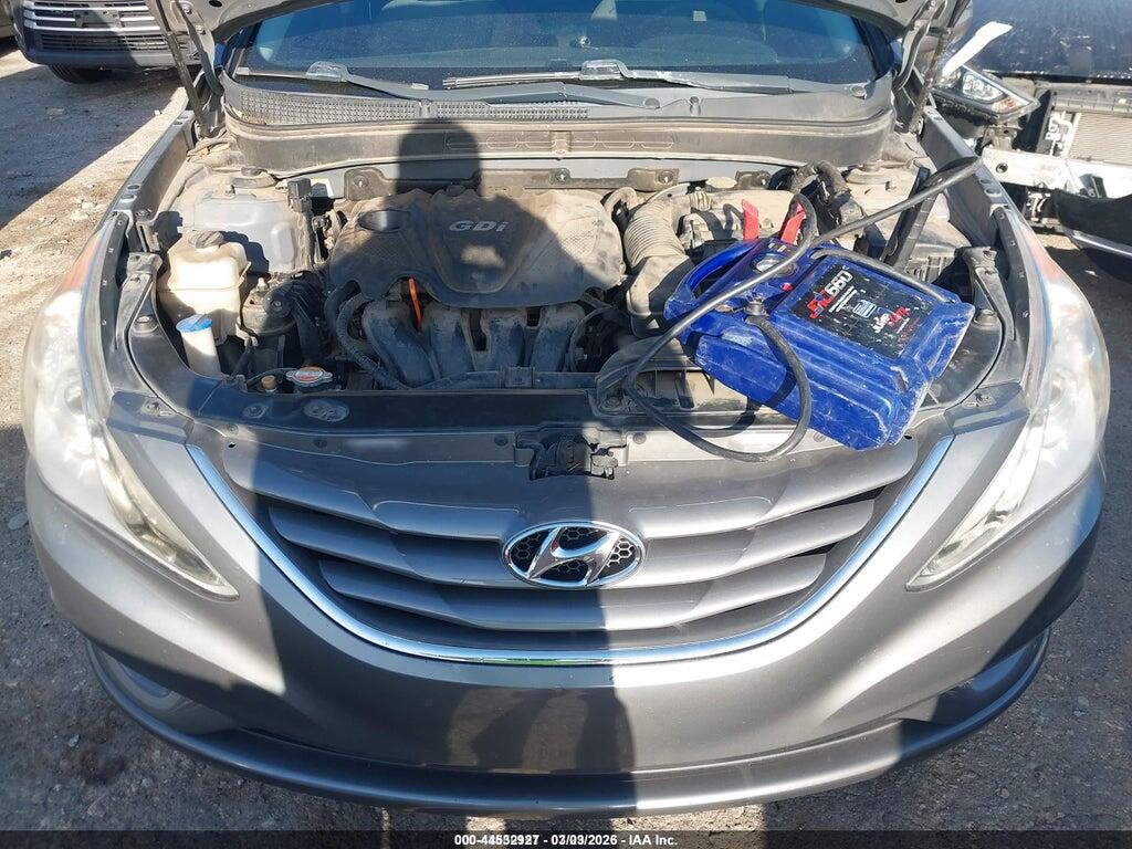 5NPEB4ACXCH450570 2012 HYUNDAI SONATA photo no. 10