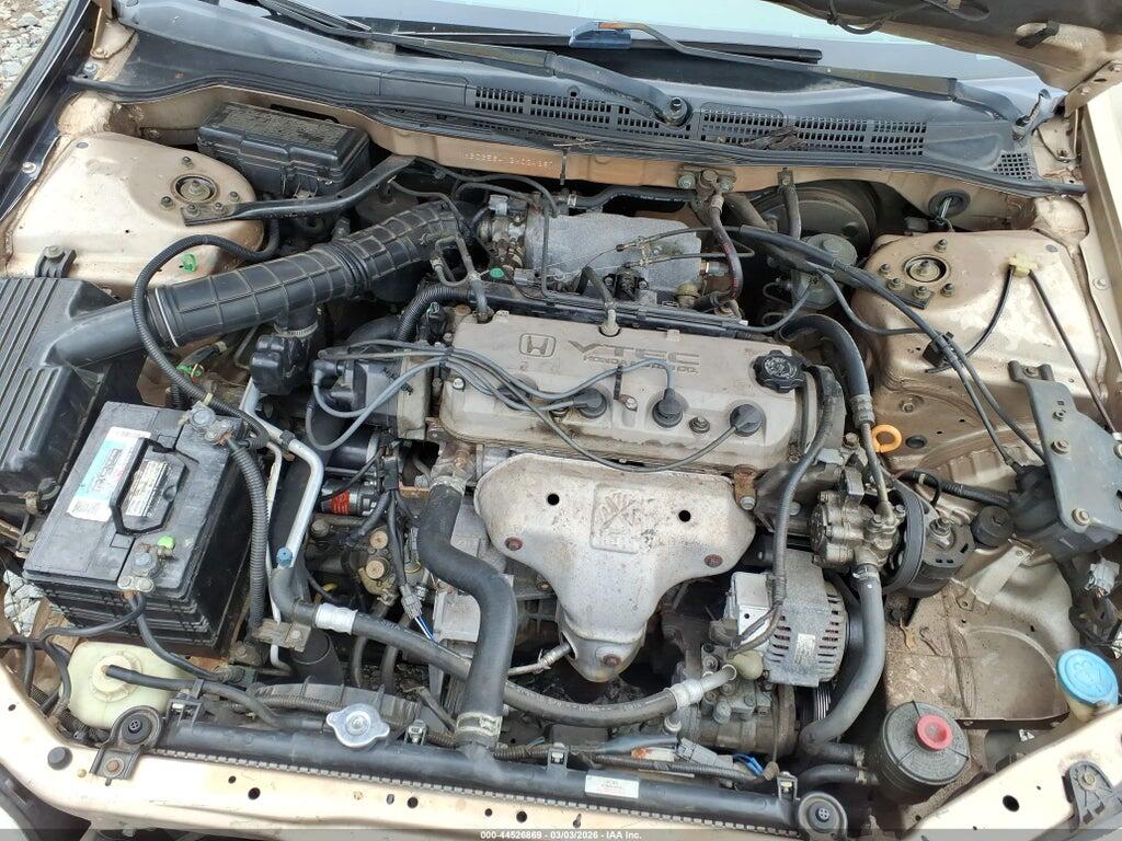 1HGCG56412A024287 2002 HONDA ACCORD photo no. 10