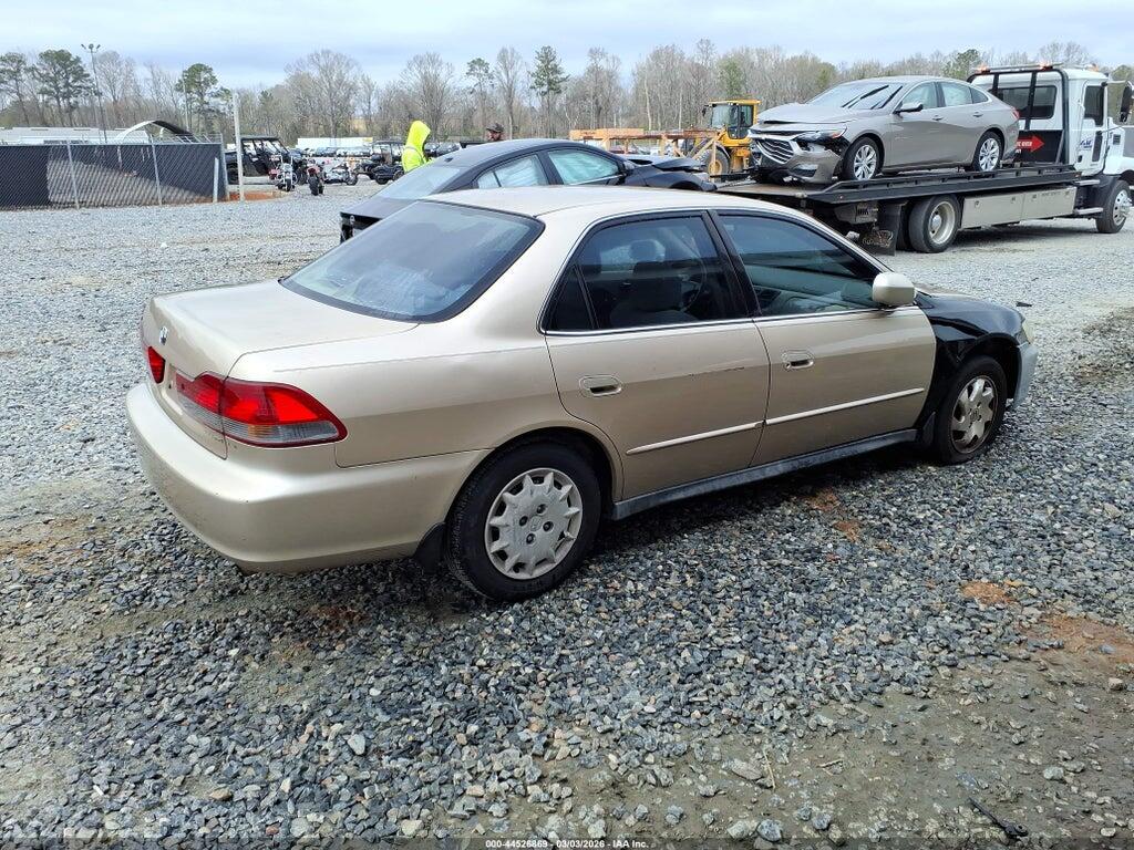 1HGCG56412A024287 2002 HONDA ACCORD photo no. 4