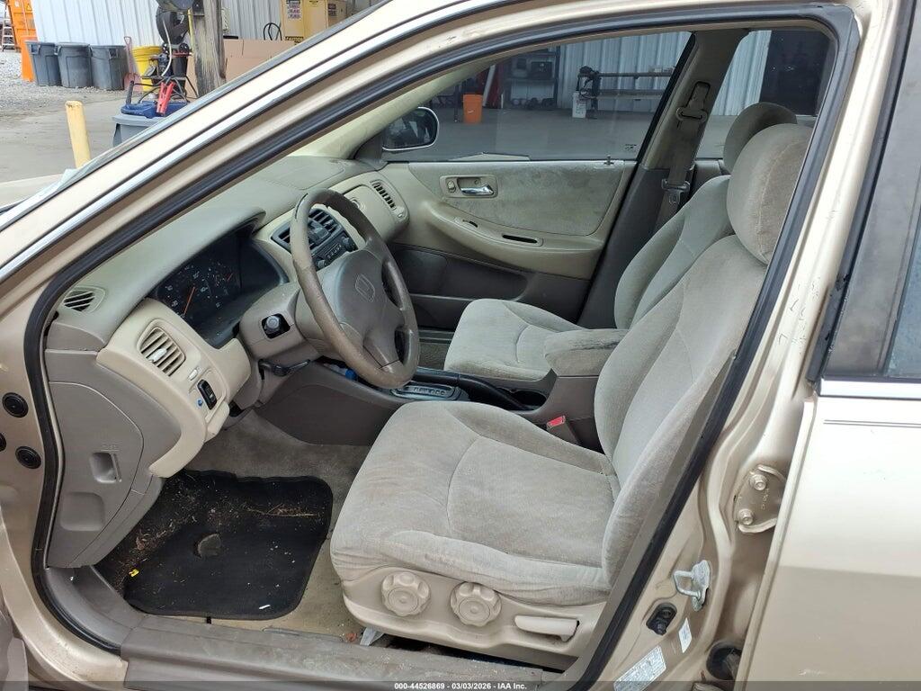 1HGCG56412A024287 2002 HONDA ACCORD photo no. 5