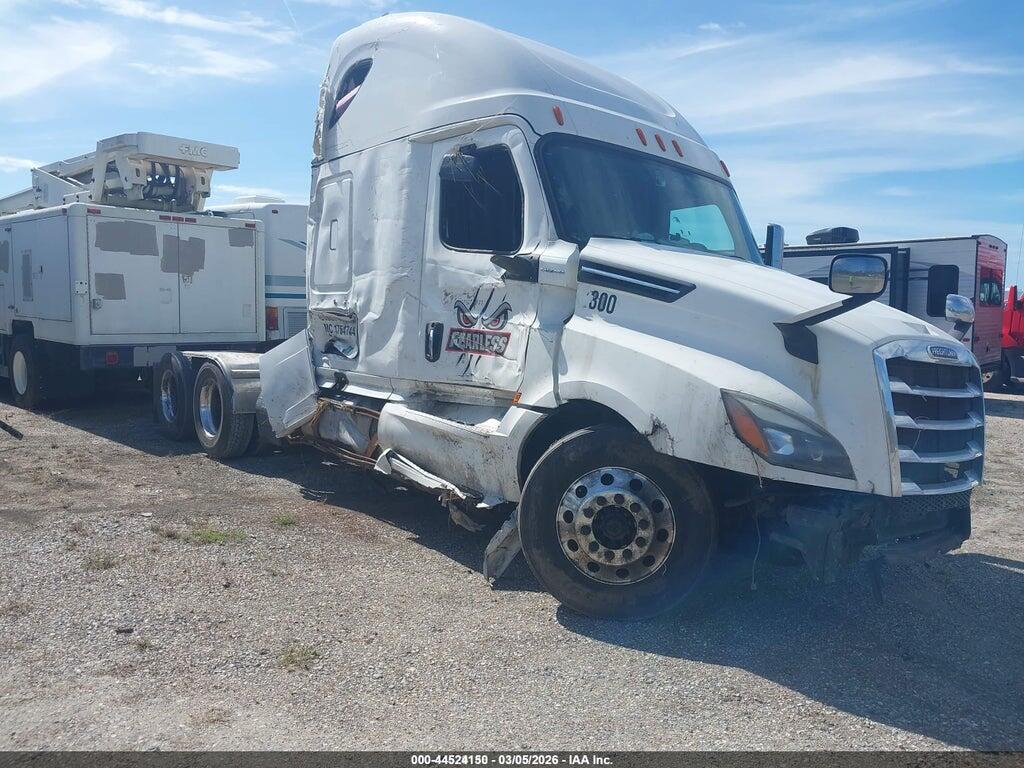 3AKJHHDRXJSJX6653 2018 FREIGHTLINER NEW CASCADIA 126*ORS photo no. 1