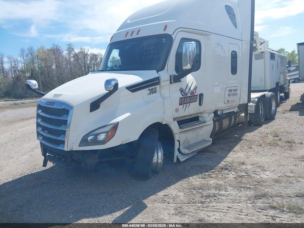 3AKJHHDRXJSJX6653 2018 FREIGHTLINER NEW CASCADIA 126*ORS photo no. 2