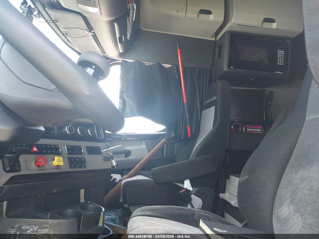 3AKJHHDRXJSJX6653 2018 FREIGHTLINER NEW CASCADIA 126*ORS photo no. 8