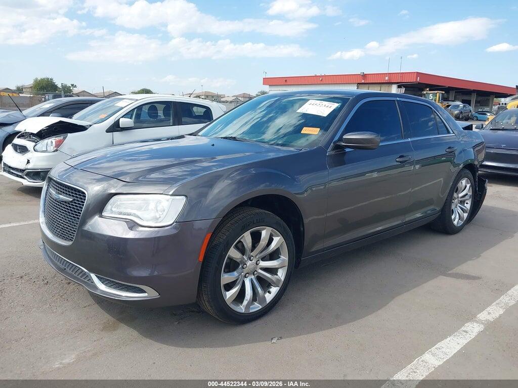 2C3CCAAG5HH593761 2017 CHRYSLER 300 photo no. 2