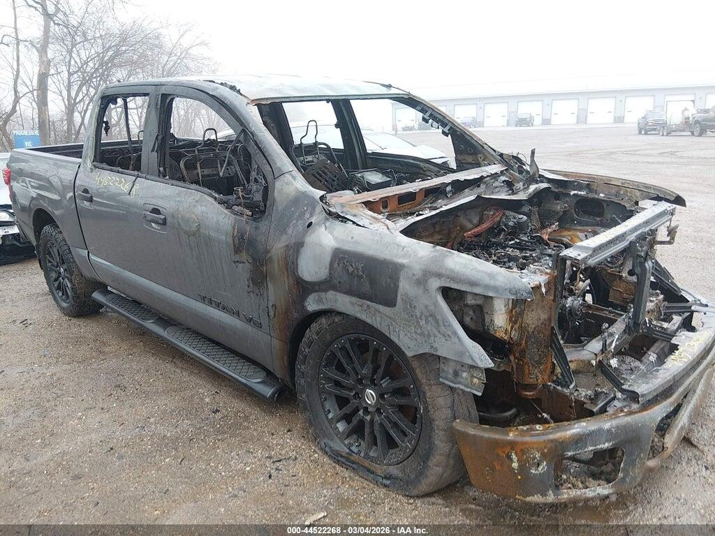 1N6AA1E55JN517078 2018 NISSAN TITAN photo no. 1