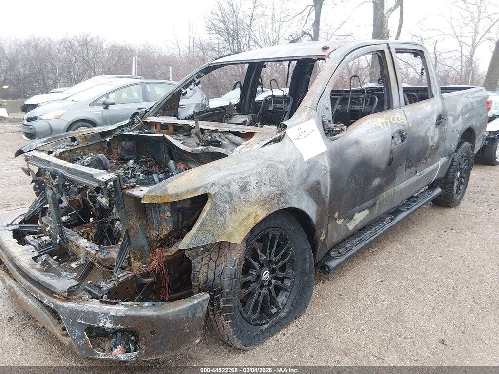 1N6AA1E55JN517078 2018 NISSAN TITAN photo no. 2