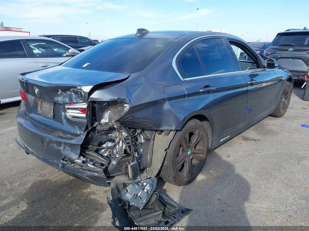 WBA8B9G58JNV00573 2018 BMW 330I photo no. 4