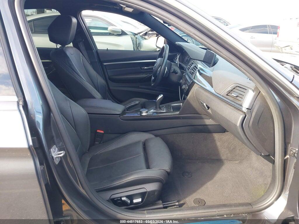 WBA8B9G58JNV00573 2018 BMW 330I photo no. 5
