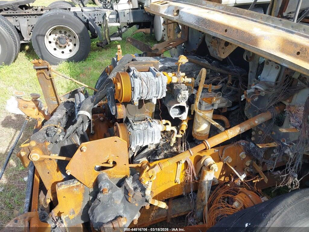 4UZABRDT5BCAT7892 2011 FREIGHTLINER CHASSIS photo no. 10