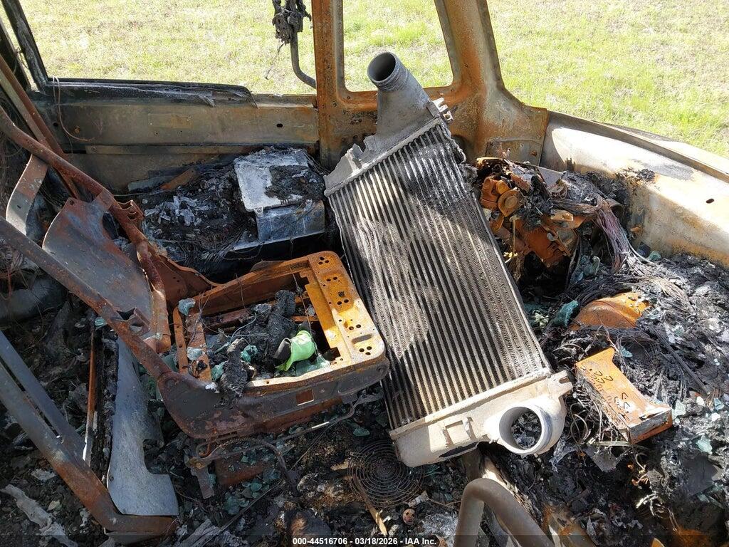 4UZABRDT5BCAT7892 2011 FREIGHTLINER CHASSIS photo no. 6