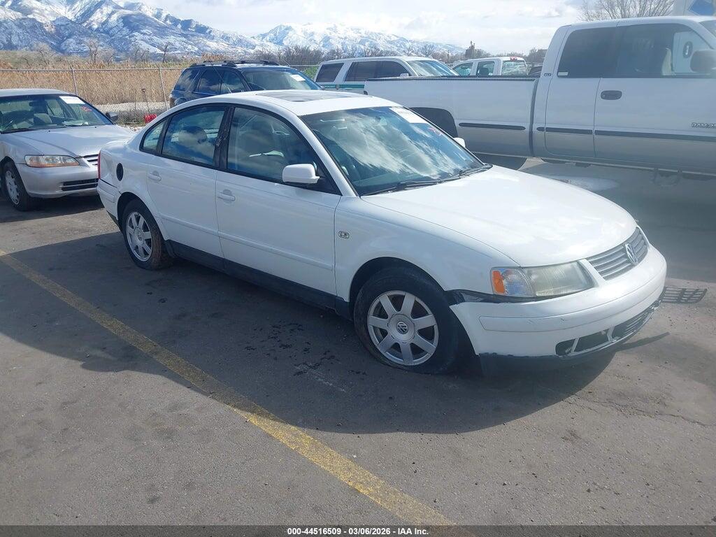 WVWMA23B1YP305744 2000 VOLKSWAGEN PASSAT photo no. 1