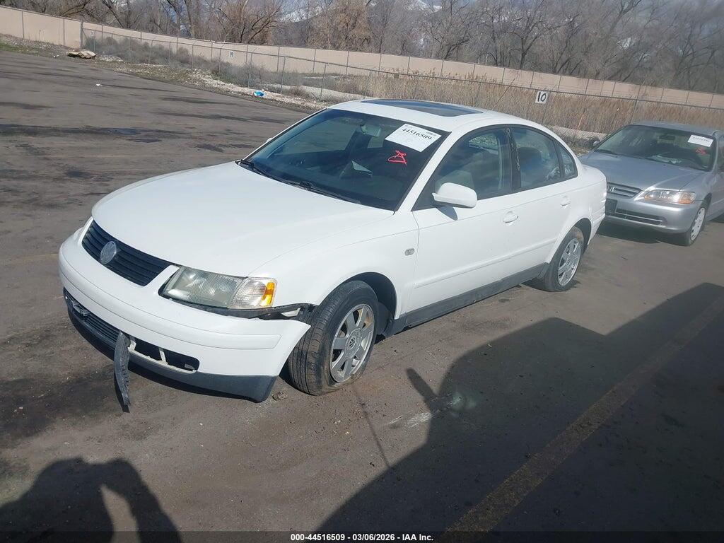 WVWMA23B1YP305744 2000 VOLKSWAGEN PASSAT photo no. 2