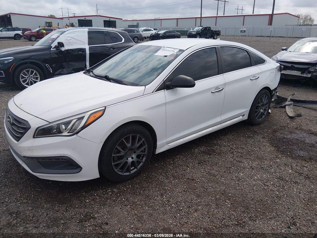 5NPE34AF7FH071067 2015 HYUNDAI SONATA photo no. 2