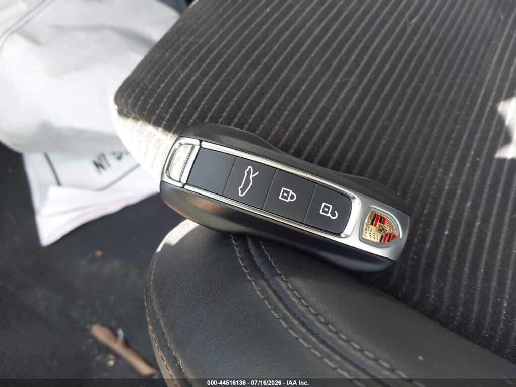 WP0AB2A92RS221236 2024 PORSCHE 911 photo no. 11