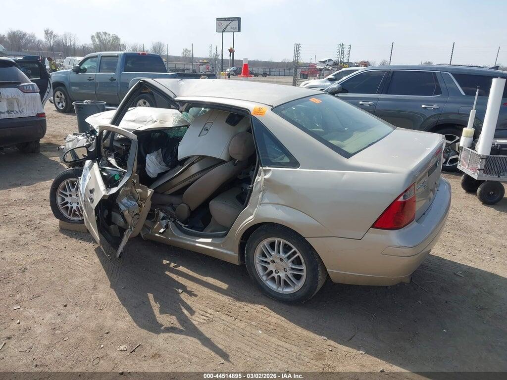 1FAFP34N37W327650 2007 FORD FOCUS photo no. 3