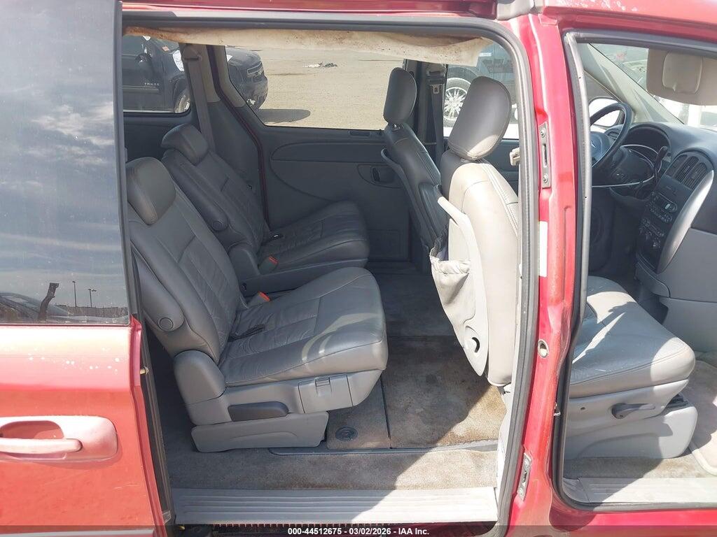 2C4GP54L75R296501 2005 CHRYSLER TOWN & COUNTRY photo no. 8