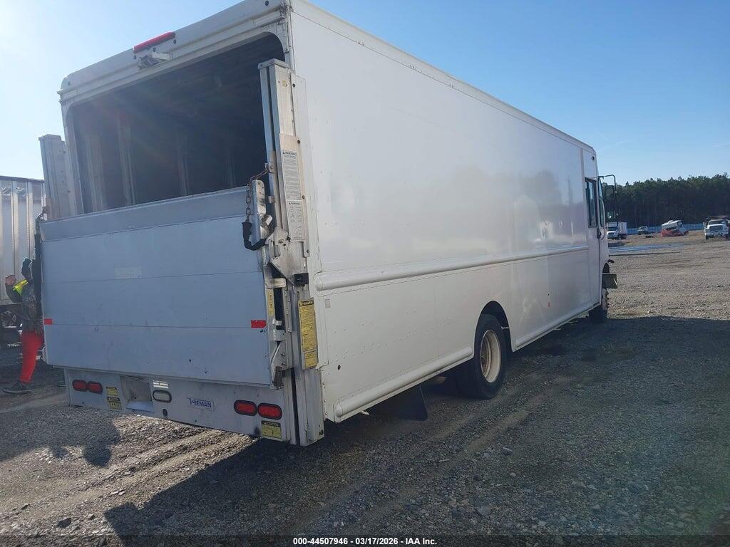 4UZAC3DV2CCBT7171 2012 FREIGHTLINER CHASSIS photo no. 4