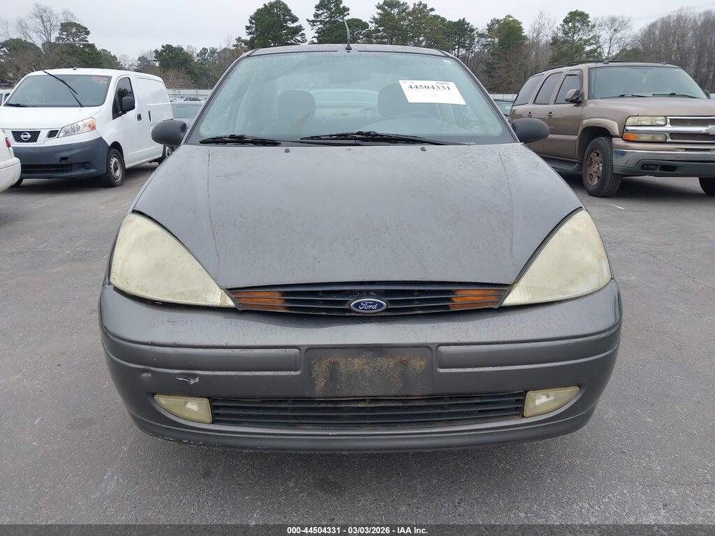 1FAFP383X2W141086 2002 FORD FOCUS photo no. 10