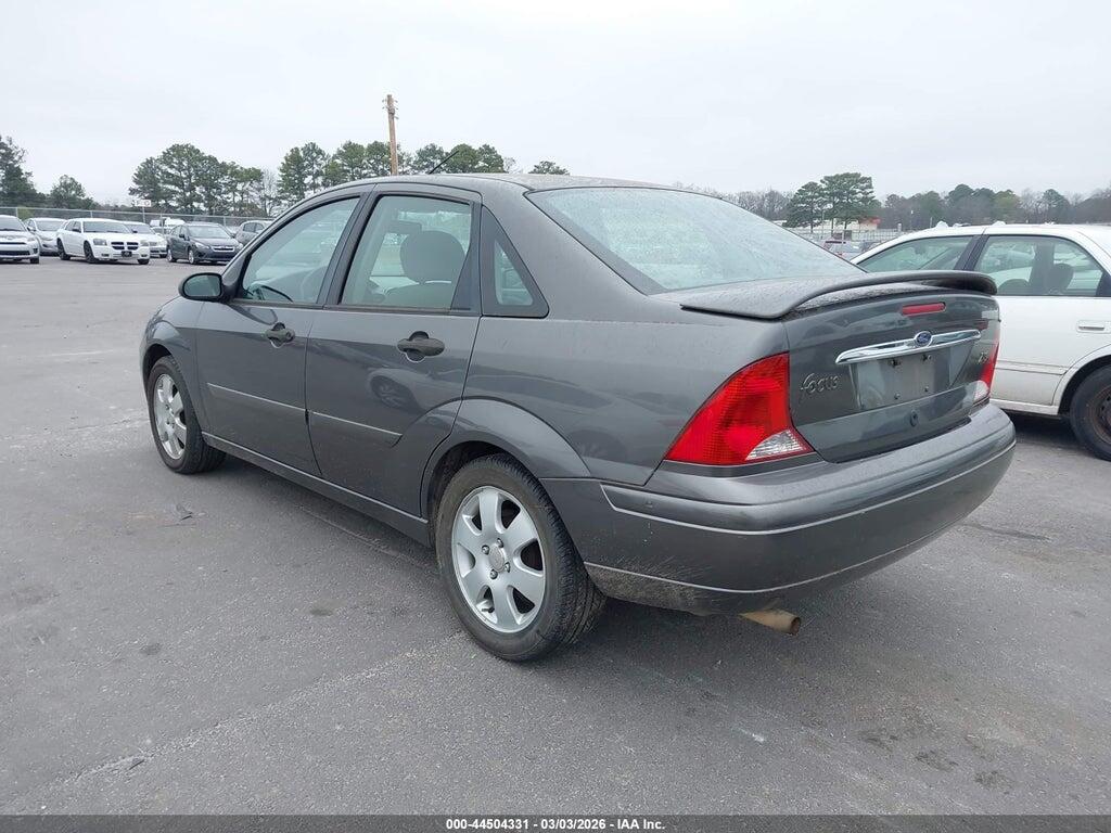 1FAFP383X2W141086 2002 FORD FOCUS photo no. 3