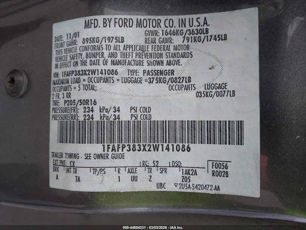1FAFP383X2W141086 2002 FORD FOCUS photo no. 9
