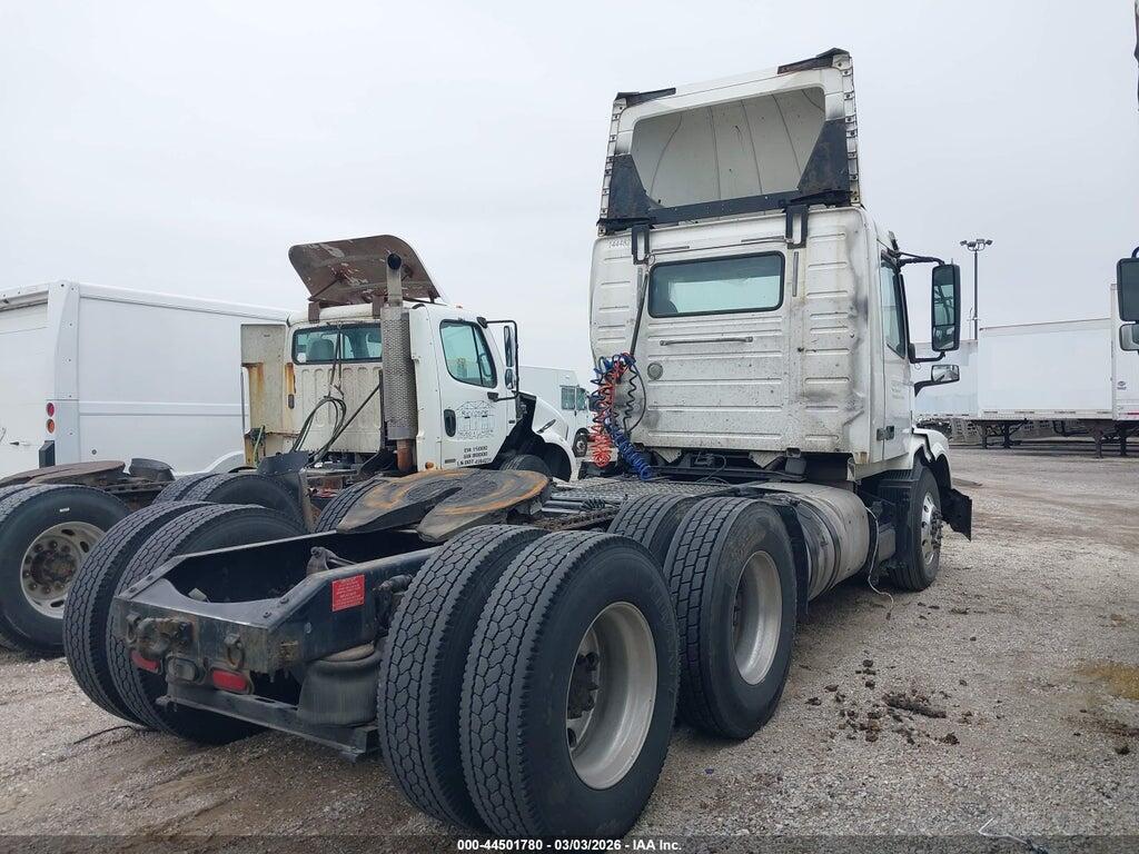 4V4NC9EG1GN962946 2016 VOLVO VN photo no. 4