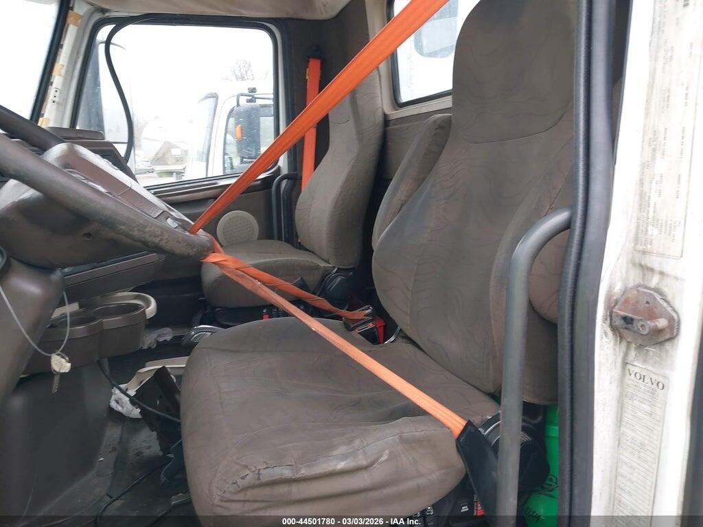 4V4NC9EG1GN962946 2016 VOLVO VN photo no. 7