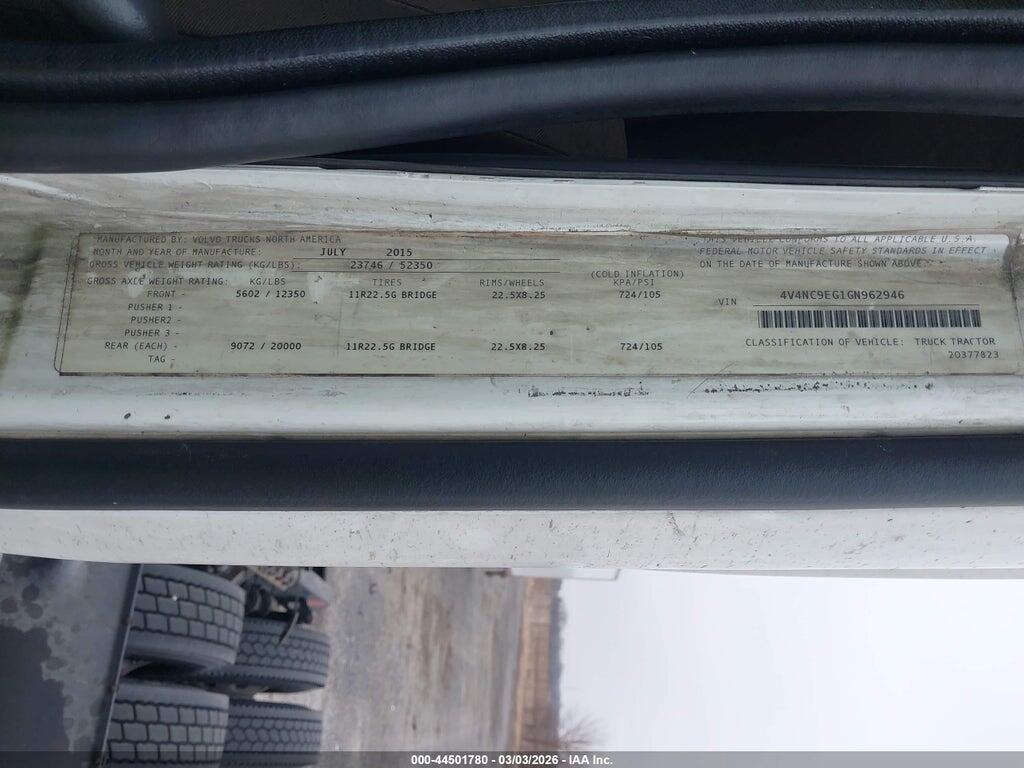 4V4NC9EG1GN962946 2016 VOLVO VN photo no. 8