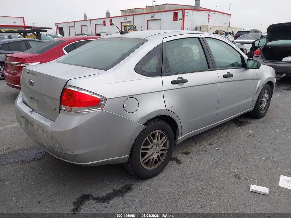 1FAHP3FN5BW152462 2011 FORD FOCUS photo no. 4