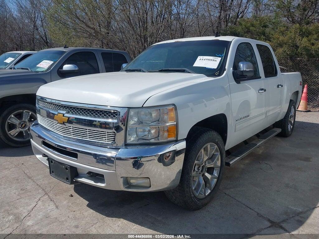 3GCPKSE76DG182380 2013 CHEVROLET SILVERADO 1500 photo no. 2