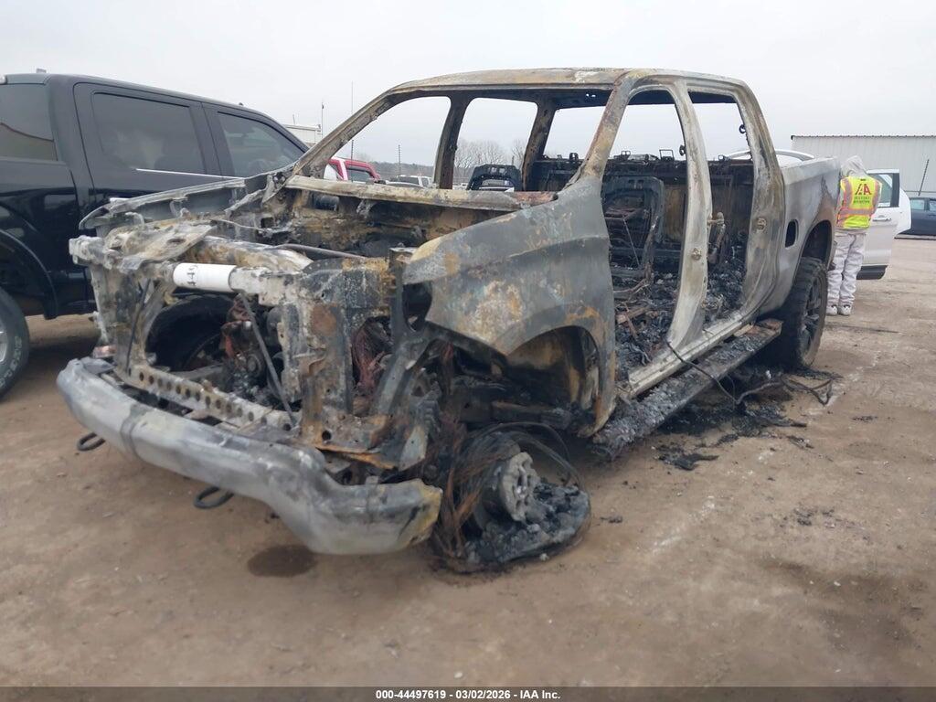 3GCUDEEL9RG179167 2024 CHEVROLET SILVERADO 1500 photo no. 2